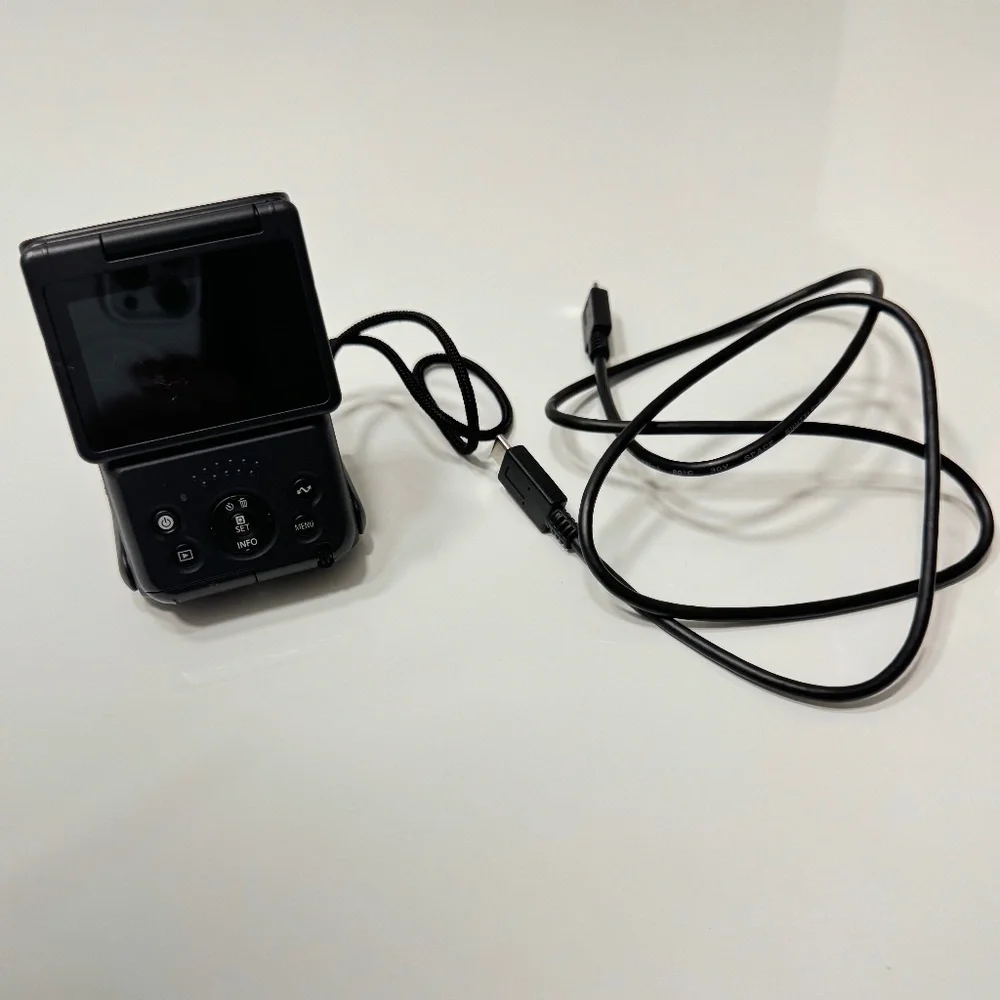 Canon PowerShot V10 Camera for vloggers